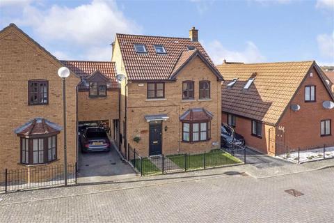 15 Abbotsbury, Westcroft, Milton Keynes, MK4 4EY