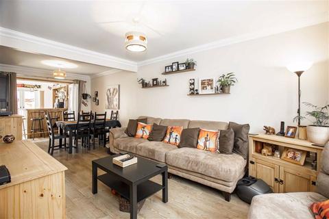 15 Abbotsbury, Westcroft, Milton Keynes, MK4 4EY