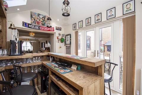 15 Abbotsbury, Westcroft, Milton Keynes, MK4 4EY