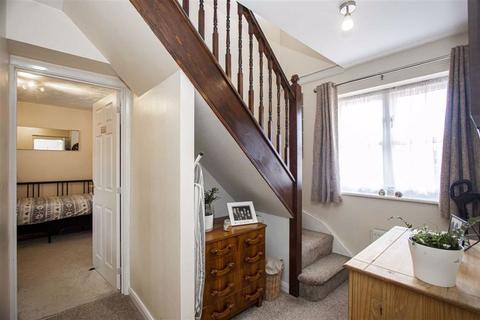 15 Abbotsbury, Westcroft, Milton Keynes, MK4 4EY