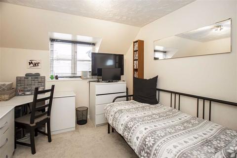 15 Abbotsbury, Westcroft, Milton Keynes, MK4 4EY