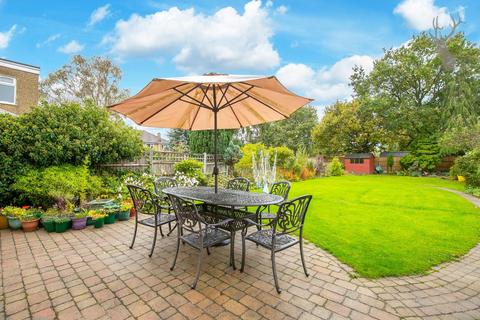 3 Harewood Hill, Theydon Bois, Epping, CM16 7EA
