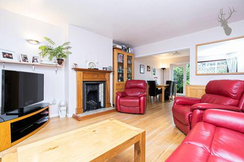 3 Harewood Hill, Theydon Bois, Epping, CM16 7EA