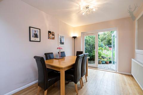 3 Harewood Hill, Theydon Bois, Epping, CM16 7EA