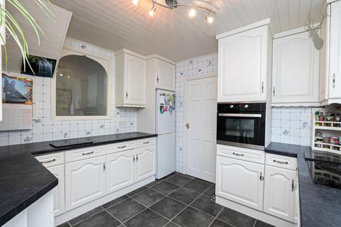 3 Harewood Hill, Theydon Bois, Epping, CM16 7EA