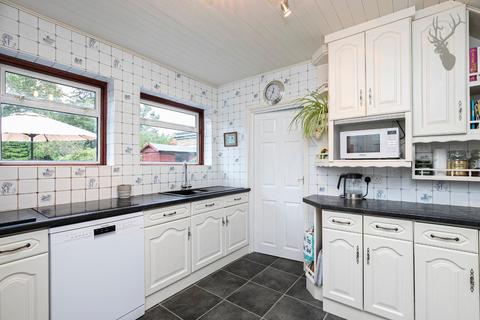 3 Harewood Hill, Theydon Bois, Epping, CM16 7EA