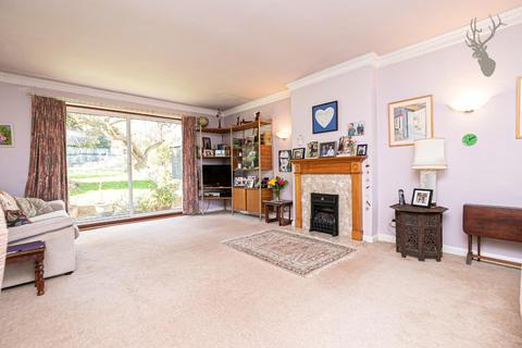 57 Forest Drive, Theydon Bois, Epping, CM16 7HB