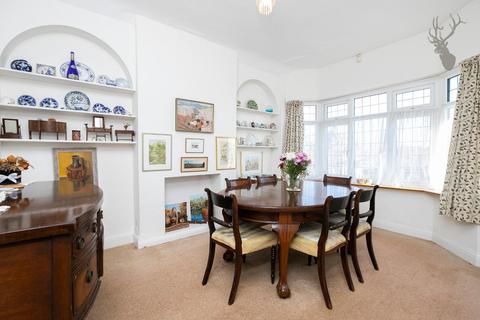 57 Forest Drive, Theydon Bois, Epping, CM16 7HB