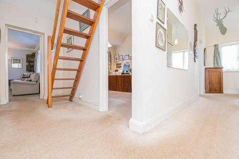 57 Forest Drive, Theydon Bois, Epping, CM16 7HB