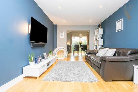 2 Ambrose Crescent, Epping, CM16 5AN