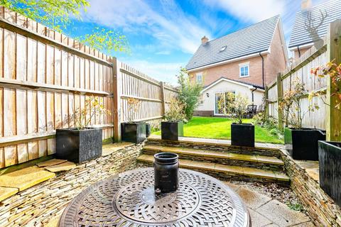 2 Ambrose Crescent, Epping, CM16 5AN
