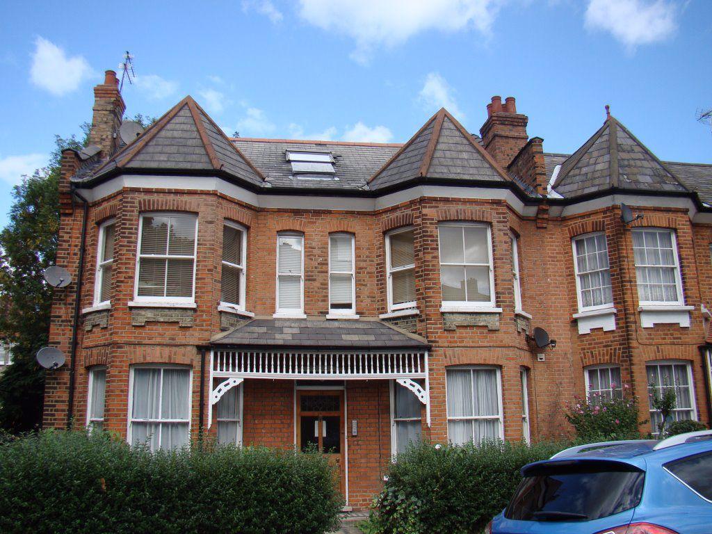 Room Let on Barrington Road, N8 House share £650 pcm (£150 pw)