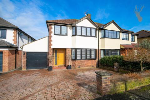 8 Harewood Hill, Theydon Bois, Epping, CM16 7EA