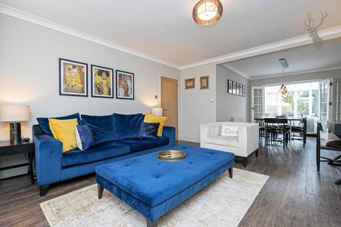 8 Harewood Hill, Theydon Bois, Epping, CM16 7EA