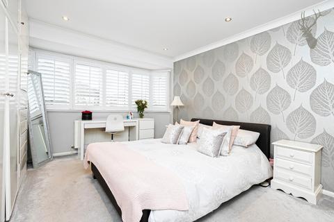 8 Harewood Hill, Theydon Bois, Epping, CM16 7EA