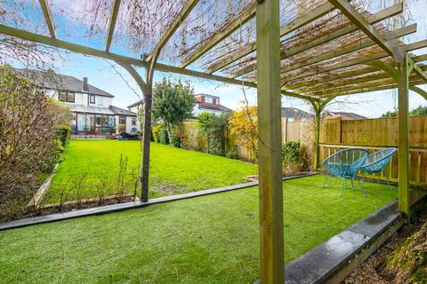 8 Harewood Hill, Theydon Bois, Epping, CM16 7EA