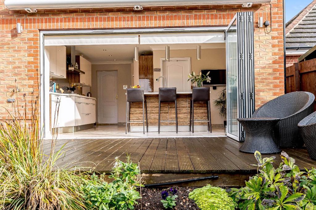 8441907-exterior23.jpg