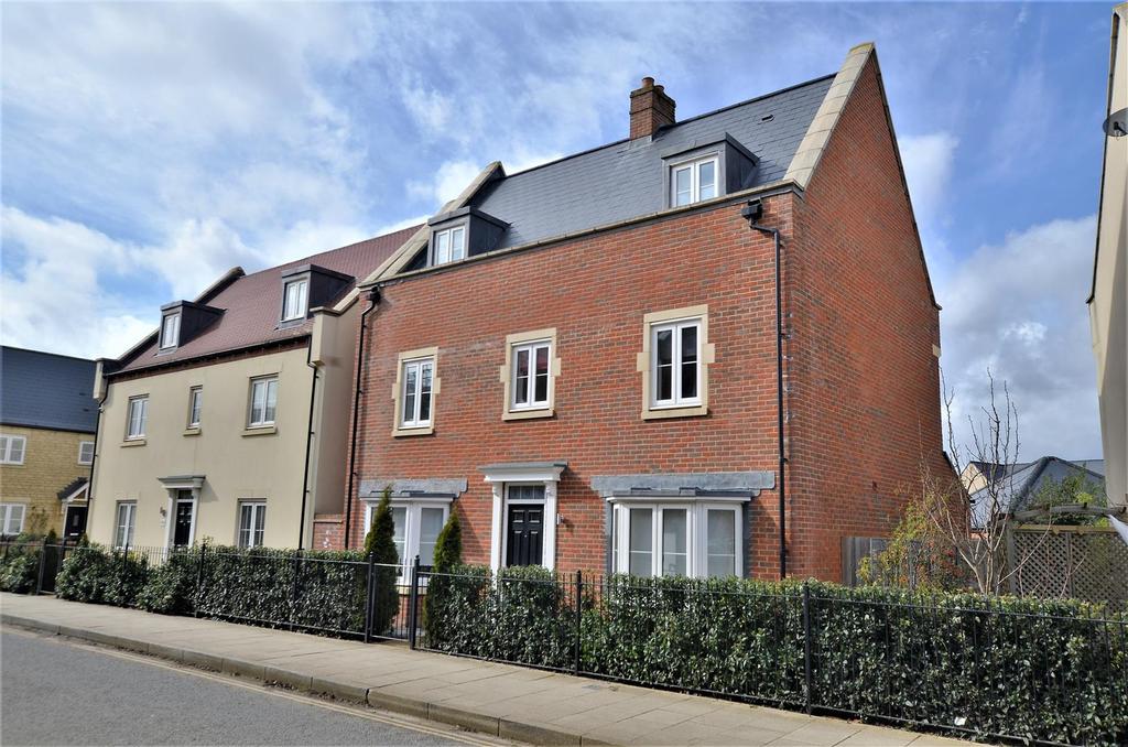 Whitelands Way, Bicester 5 bed detached house £550,000