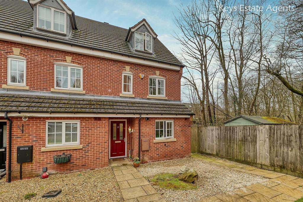 Millbrook Gardens, Blythe Bridge, 3 bed townhouse £185,000
