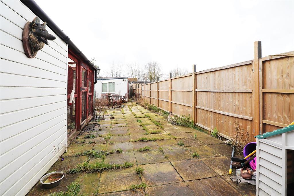 Broomfield Road, 3 bed semidetached house £280,000