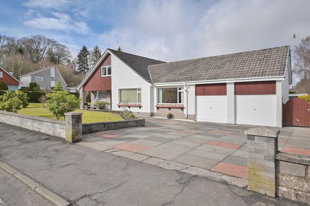 Newton Crescent, Dunblane, FK15 5 bed detached house £455,000
