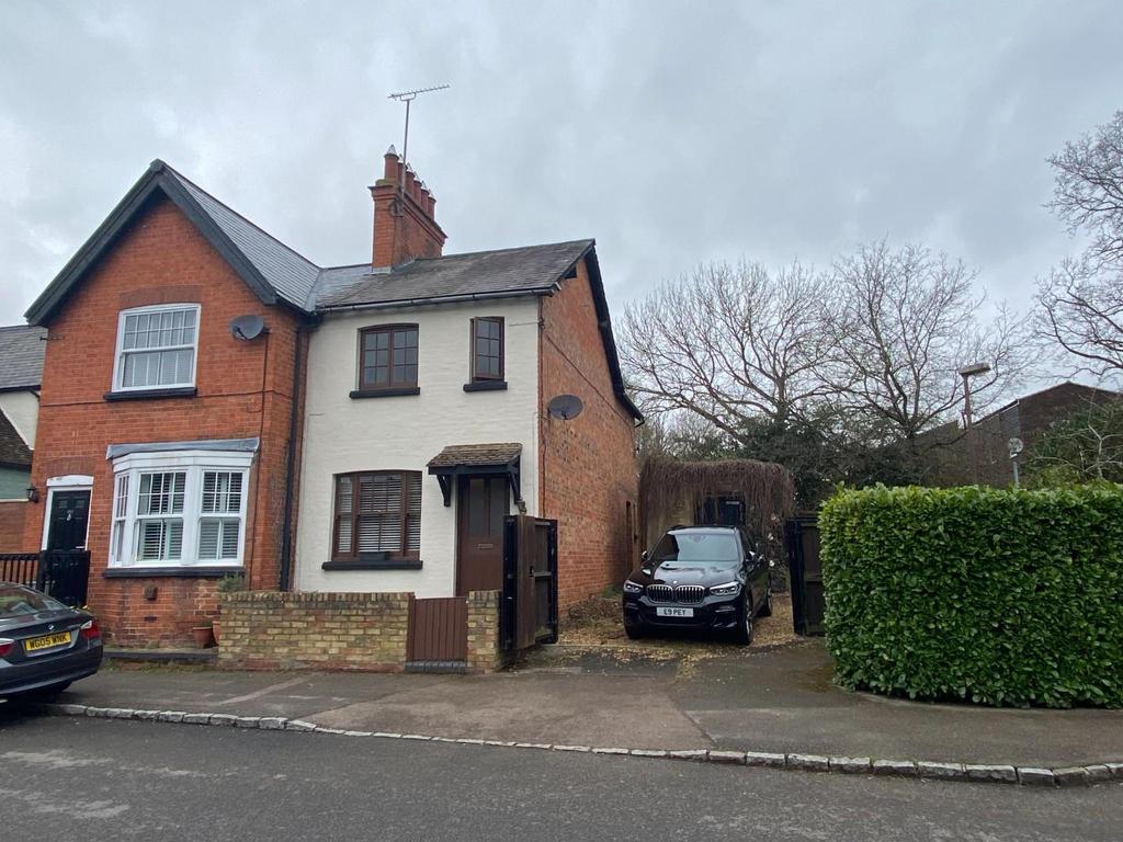 Simpson, Milton Keynes, MK6 2 bed semidetached house £1,100 pcm (£