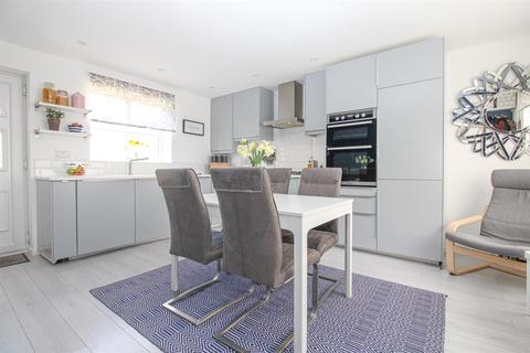 61 Tenterfields, Apperley Bridge, Bradford, BD10 0UN