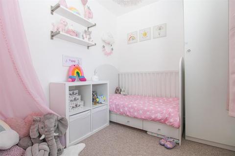 61 Tenterfields, Apperley Bridge, Bradford, BD10 0UN