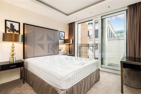 3 bedroom apartment to rent, 3 Gladstone House, WC2R