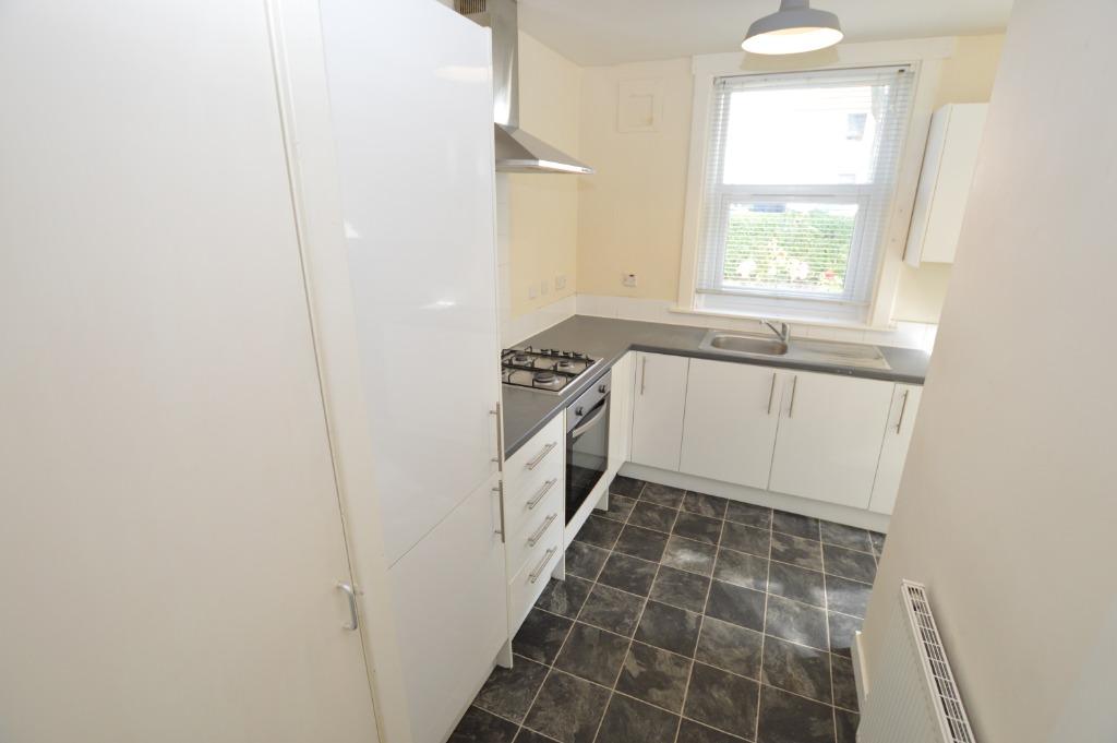 Beatty Crescent, Kirkcaldy, KY1 2 bed flat £575 pcm (£133 pw)