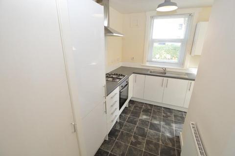 2 bedroom flat to rent, Beatty Crescent, Kirkcaldy, KY1