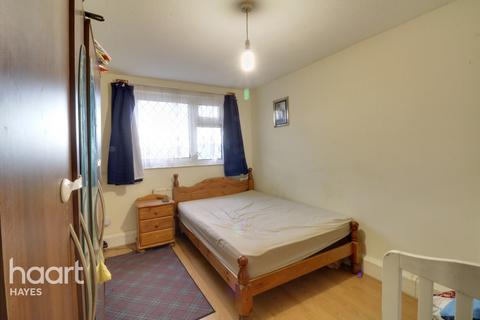 40 Woolacombe Way, Hayes, UB3 4EU