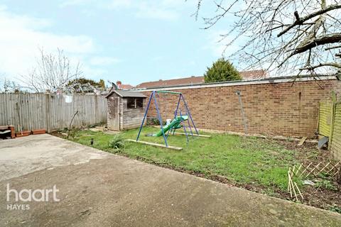 40 Woolacombe Way, Hayes, UB3 4EU