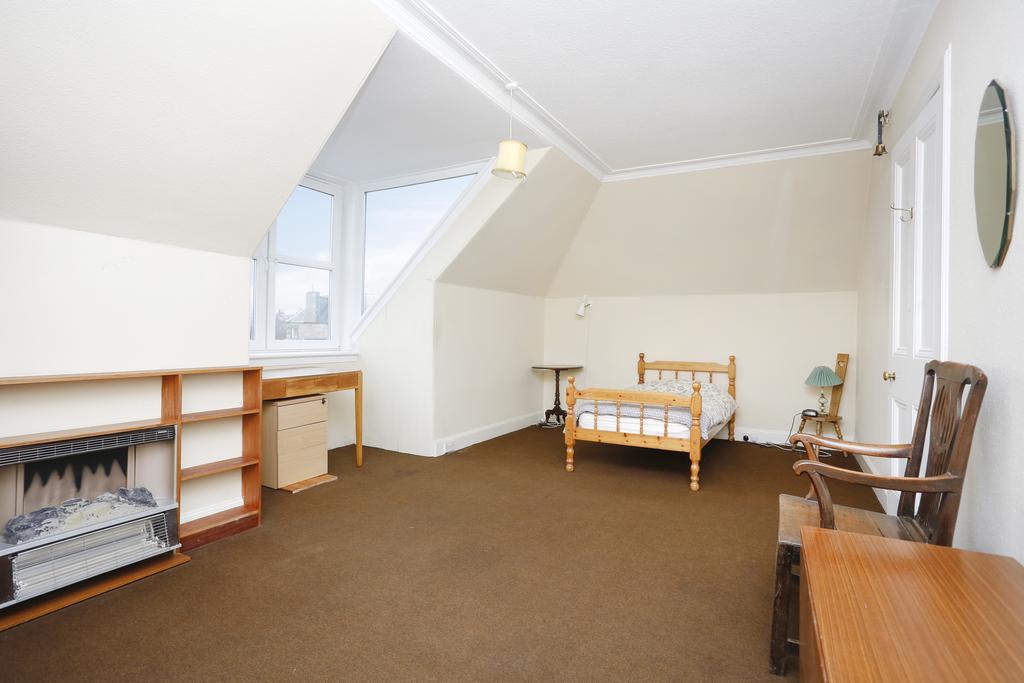 Double Bedroom 5