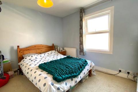 2 bedroom terraced house to rent, York Road, Reading, Berkshire, RG1