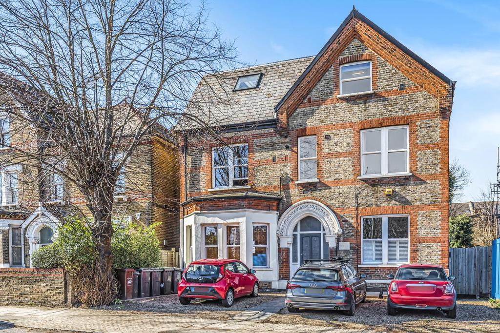 Newlands Park, Sydenham 2 bed flat £550,000