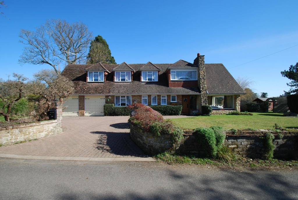Parsonage Lane, Farnham Common, SL2 5 bed detached house £1,200,000