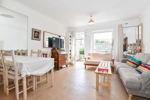 34 Willmore End, London, SW19 3DF