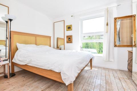 34 Willmore End, London, SW19 3DF