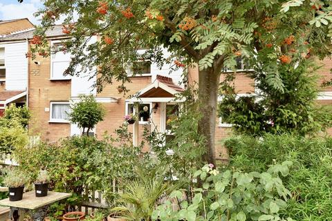34 Willmore End, London, SW19 3DF