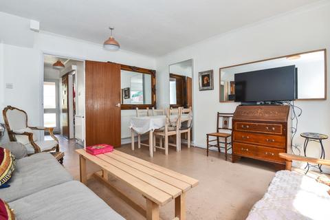 34 Willmore End, London, SW19 3DF