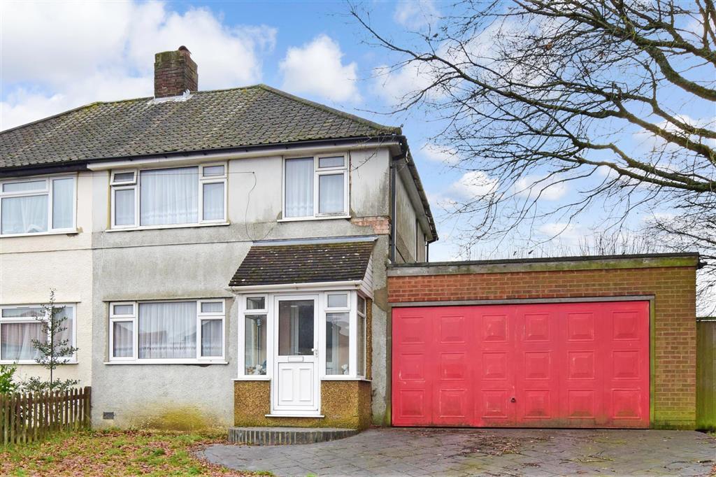Wolsey Crescent, New Addington, Croydon, Surrey 3 bed semidetached