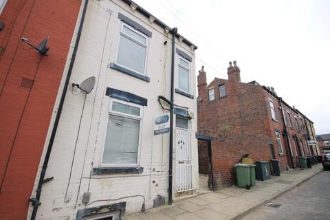 2 bedroom terraced house to rent, Conference Place, Armley, Leeds, LS12 3DZ
