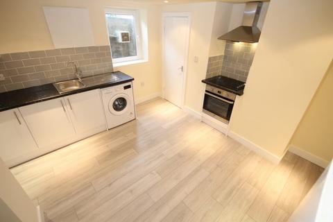 2 bedroom terraced house to rent, Conference Place, Armley, Leeds, LS12 3DZ
