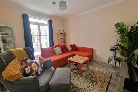 3 bedroom semi-detached house to rent, Devonshire Road, Polygon