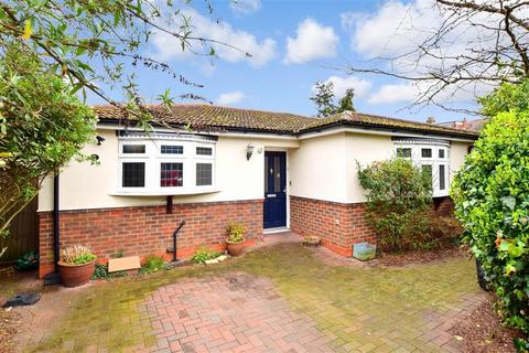 1a Shepherds Close, Romford, RM6 5AD