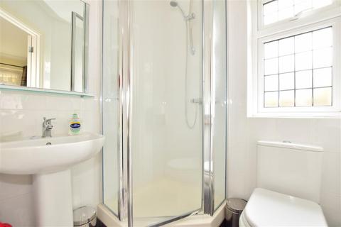 1a Shepherds Close, Romford, RM6 5AD