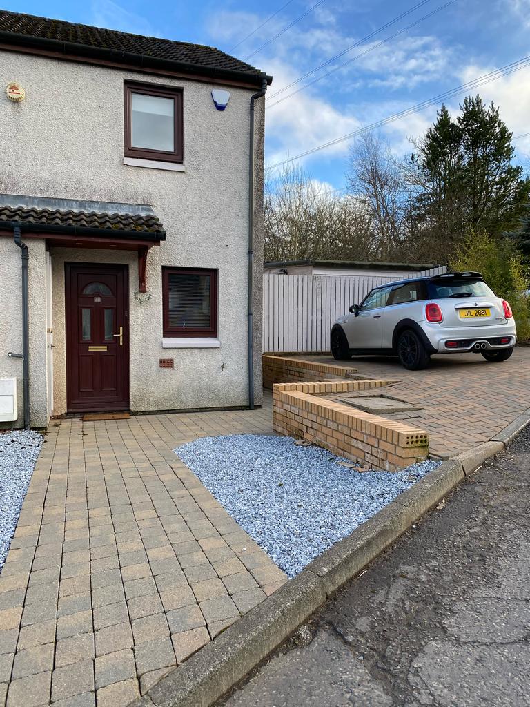 Durisdeer Drive, Hamilton ML3 2 bed end of terrace house £750 pcm (£
