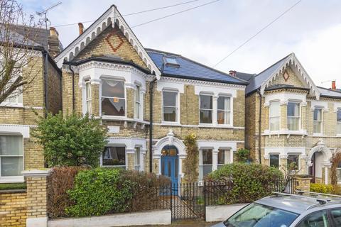 24 Honeywell Road, London, SW11 6EG