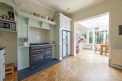 24 Honeywell Road, London, SW11 6EG